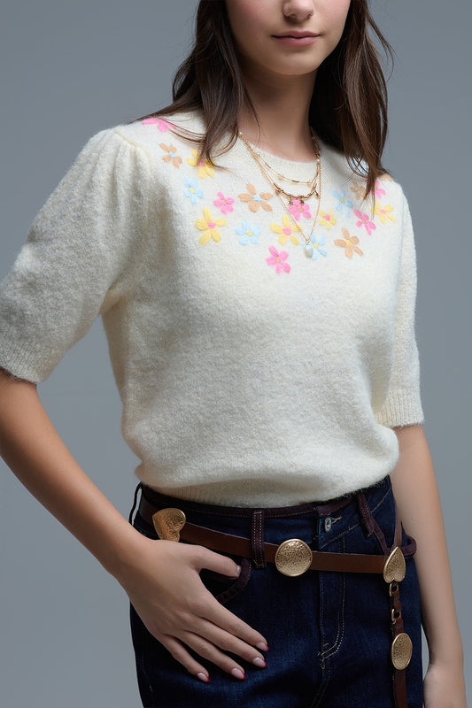 Q2 Maglione a maniche corte in maglia grossa color crema con fiori ricamati in colori pastello