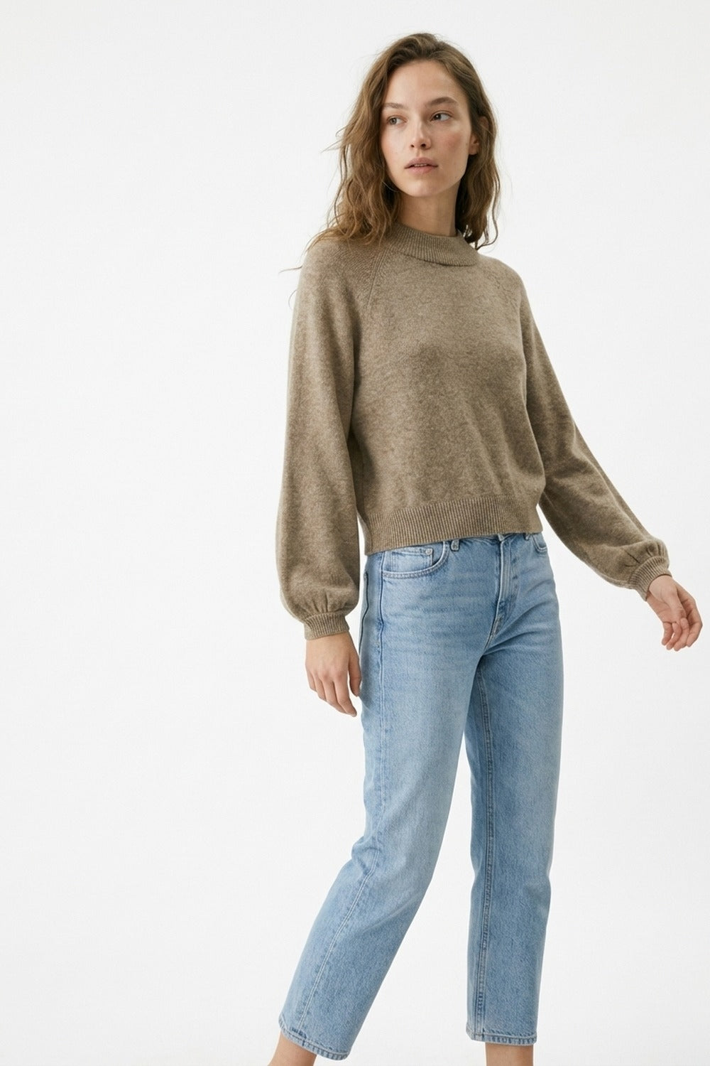 Maglione beige a maglia grossa con maniche a palloncino