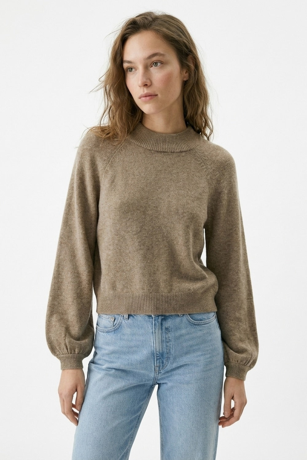 Maglione beige a maglia grossa con maniche a palloncino