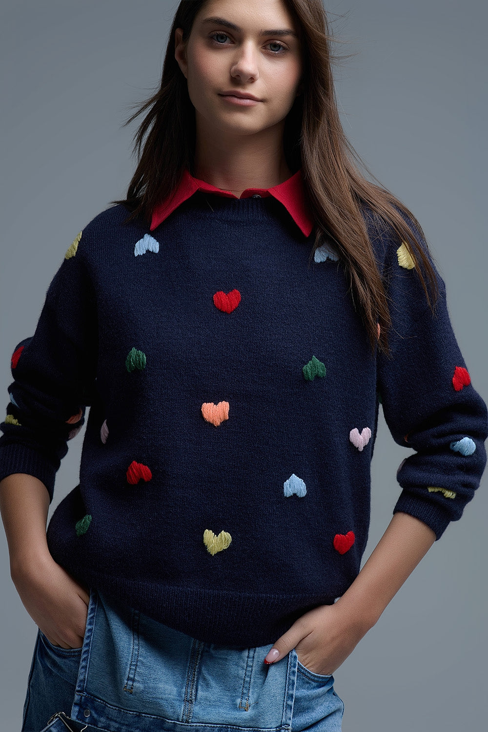 Maglione girocollo navy con cuori ricamati multicolor