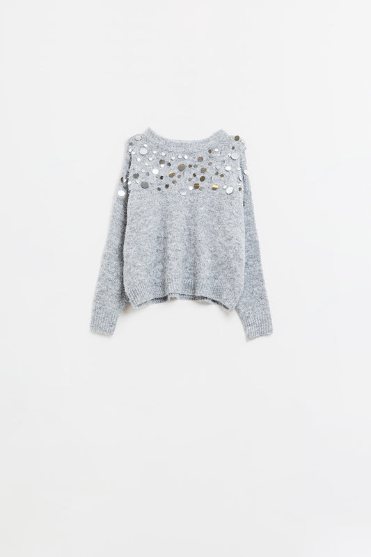 Q2 Maglione grigio in maglia morbida con grandi dettagli in paillettes