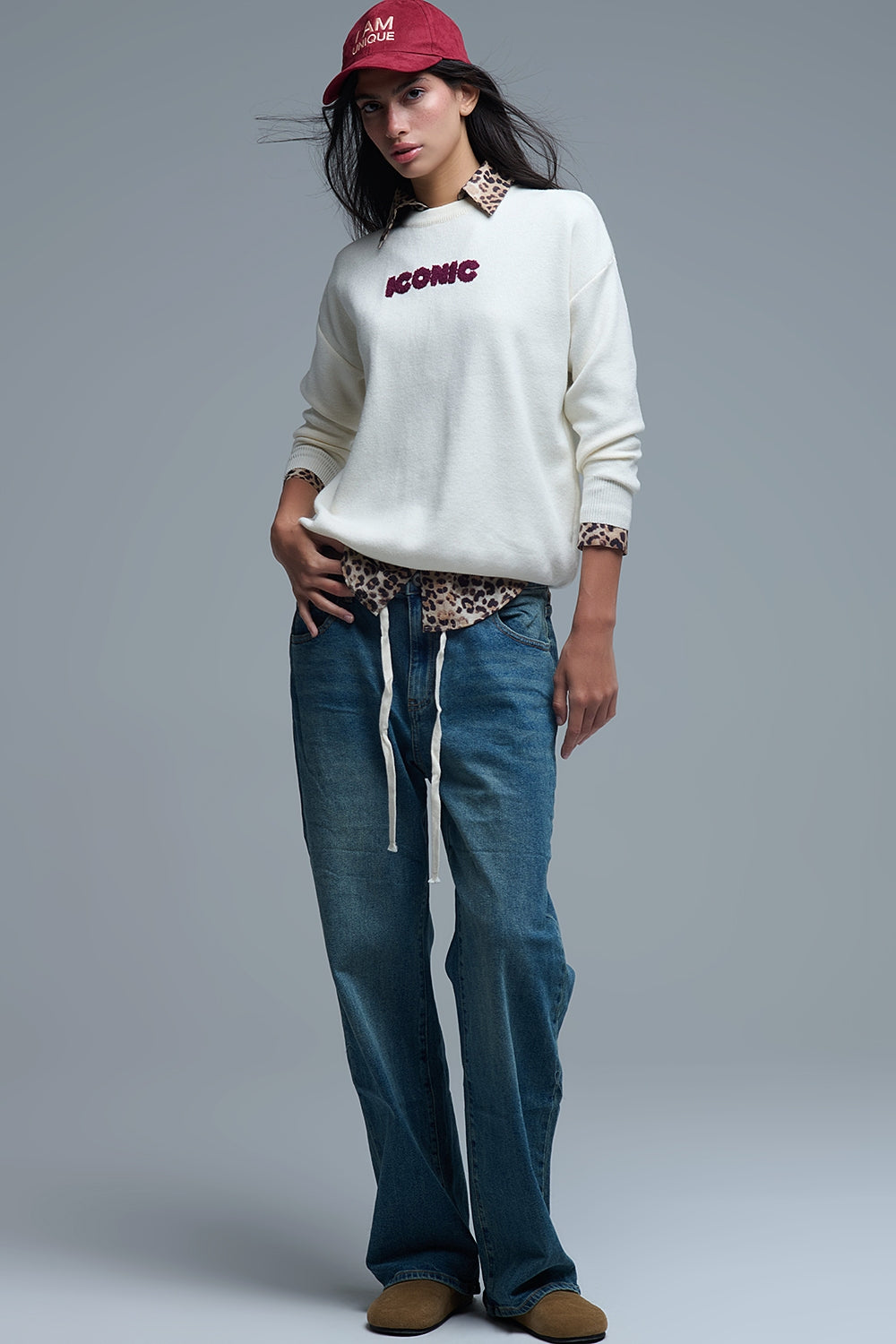Maglione ICONIC ricamato con stampa posteriore Global Tour in crema