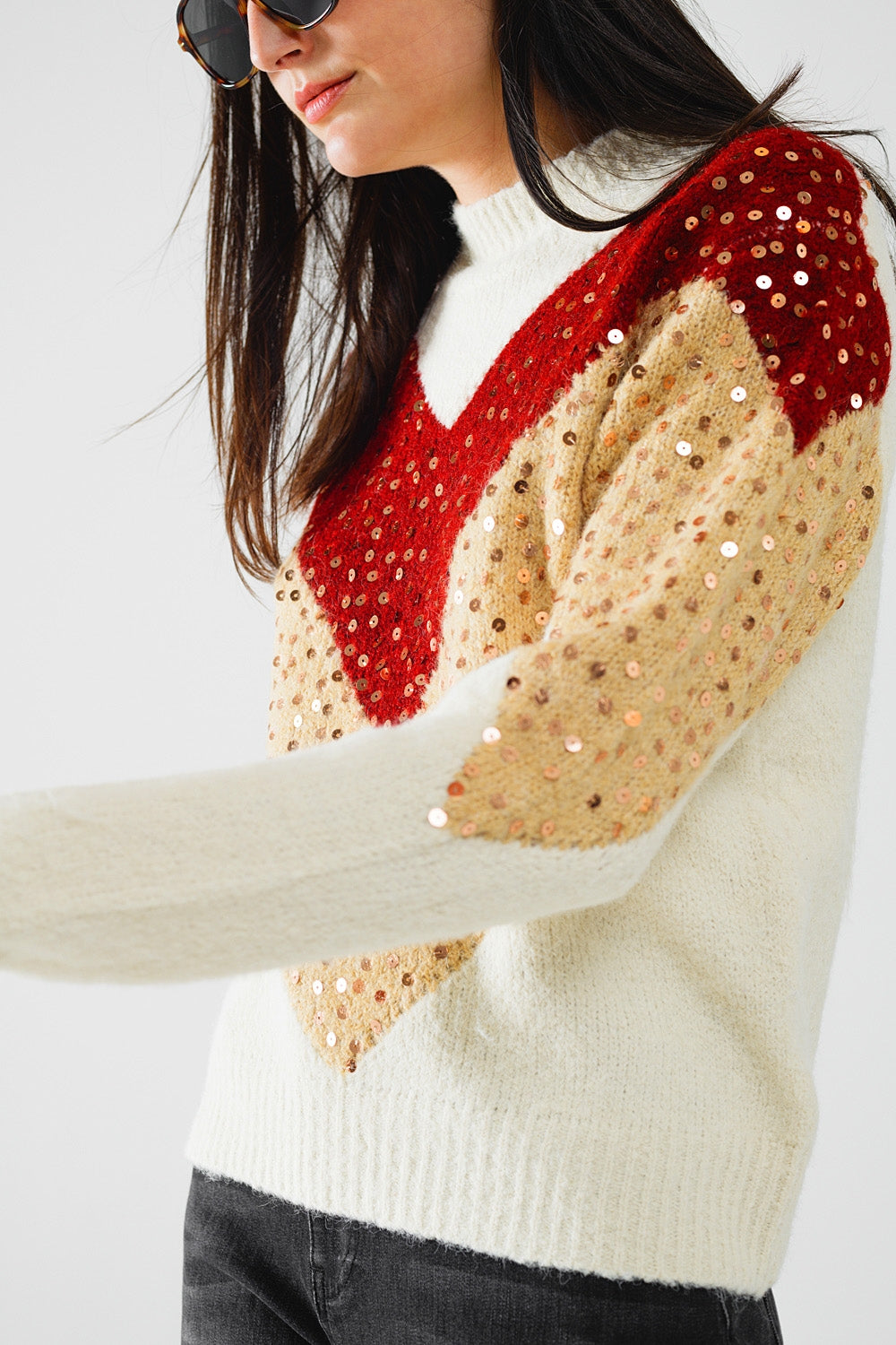 maglione in maglia a blocchi di colore bordeaux e beige con paillettes