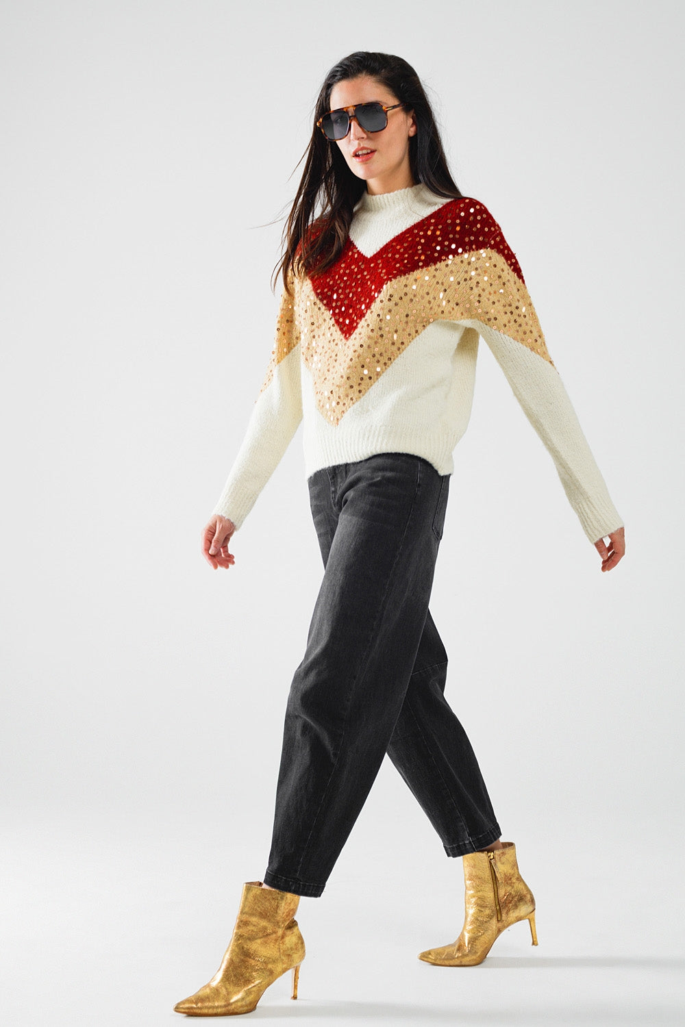 maglione in maglia a blocchi di colore bordeaux e beige con paillettes
