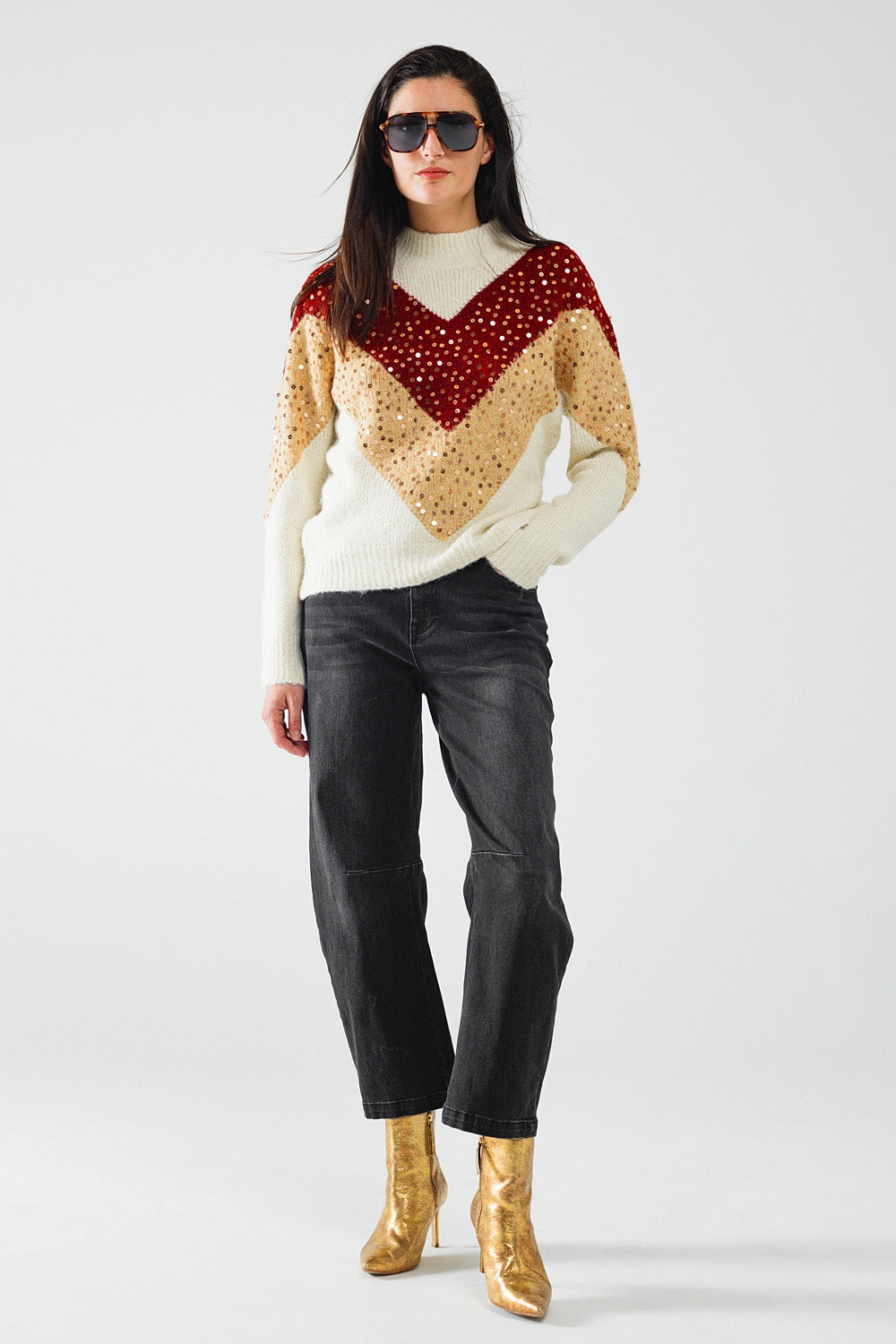maglione in maglia a blocchi di colore bordeaux e beige con paillettes