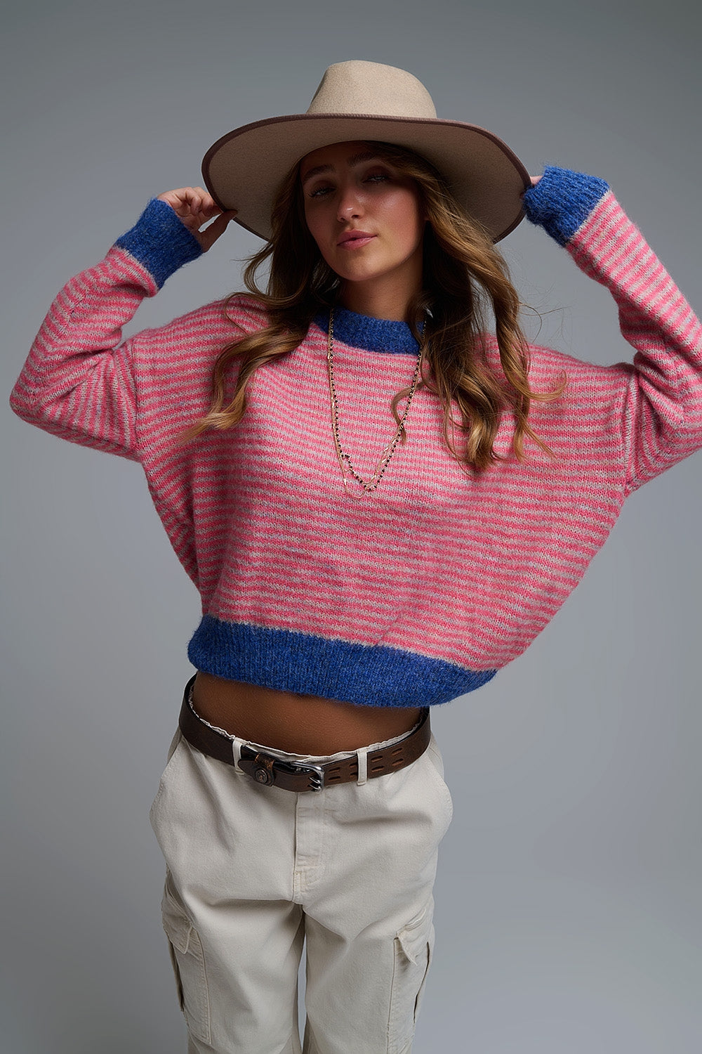 Maglione in maglia a righe vivaci con dettagli navy