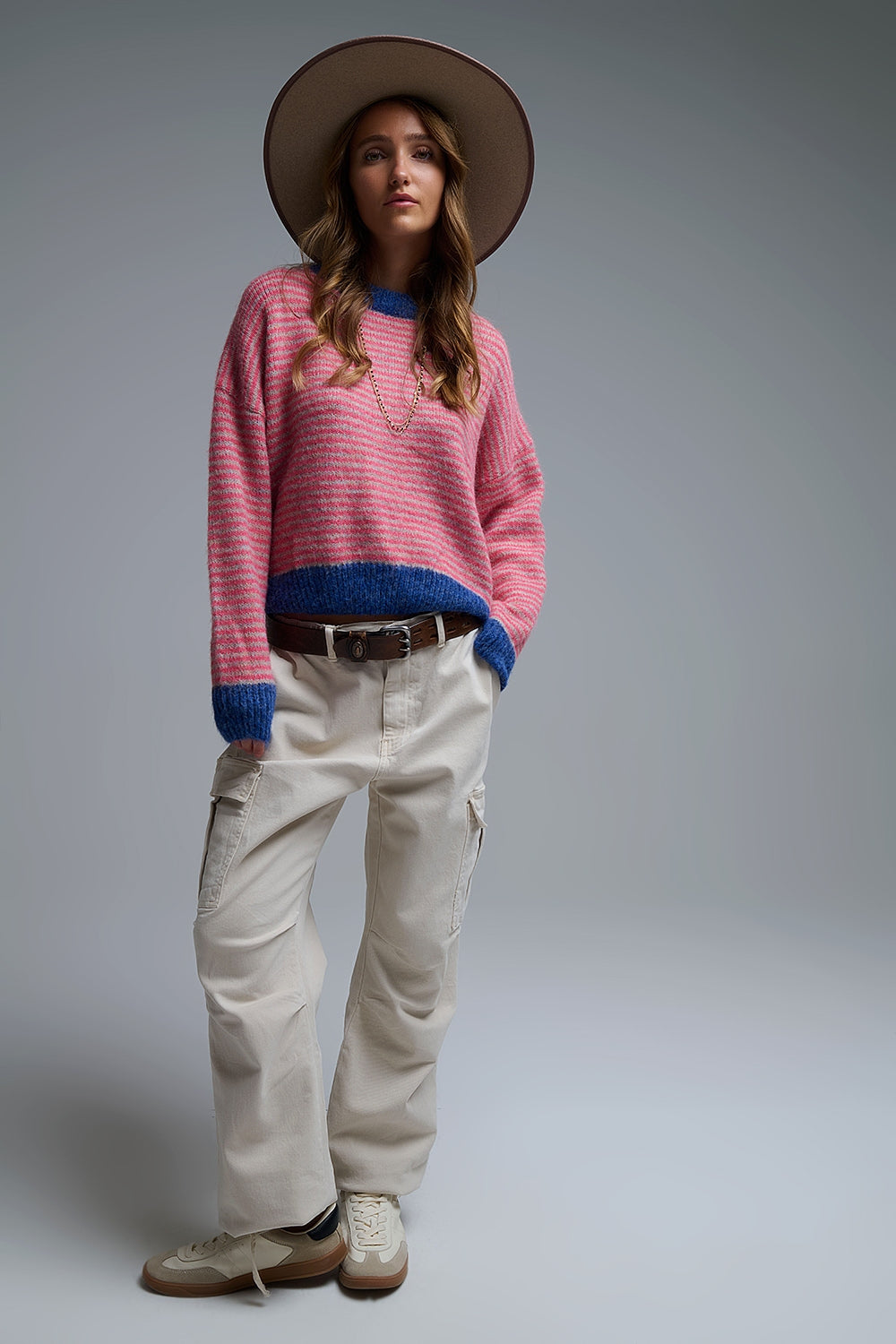 Maglione in maglia a righe vivaci con dettagli navy