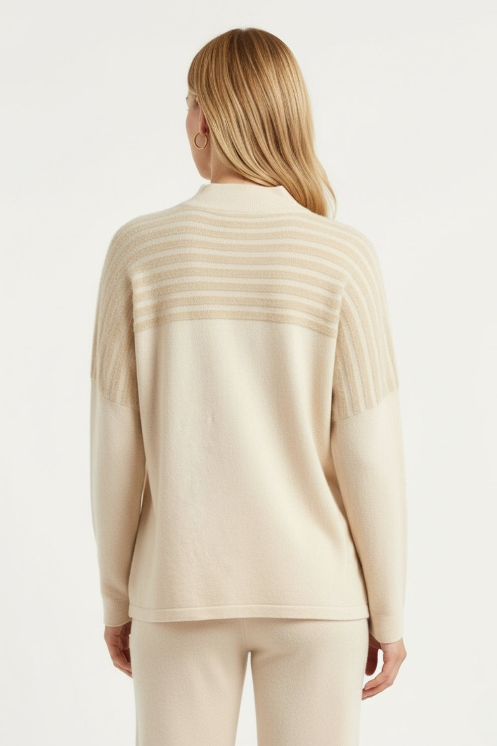 Maglione in maglia beige con dettaglio a righe vaporose