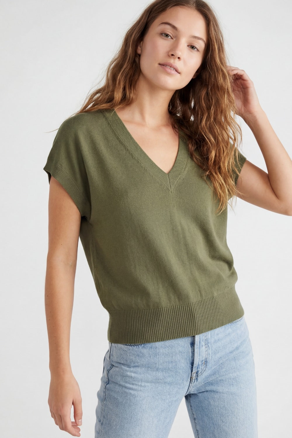 Maglione in maglia fine con scollo a V in colore kaki