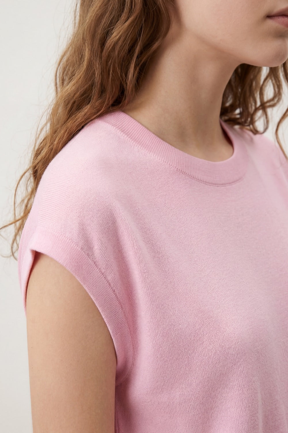 Maglione in maglia leggera con ampia fascia a coste in rosa