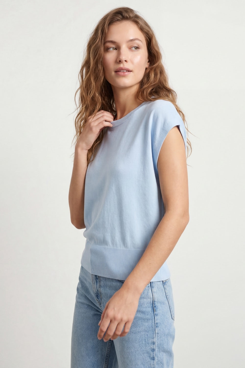 Maglione in maglia leggera con fascia in vita a coste larghe in azzurro