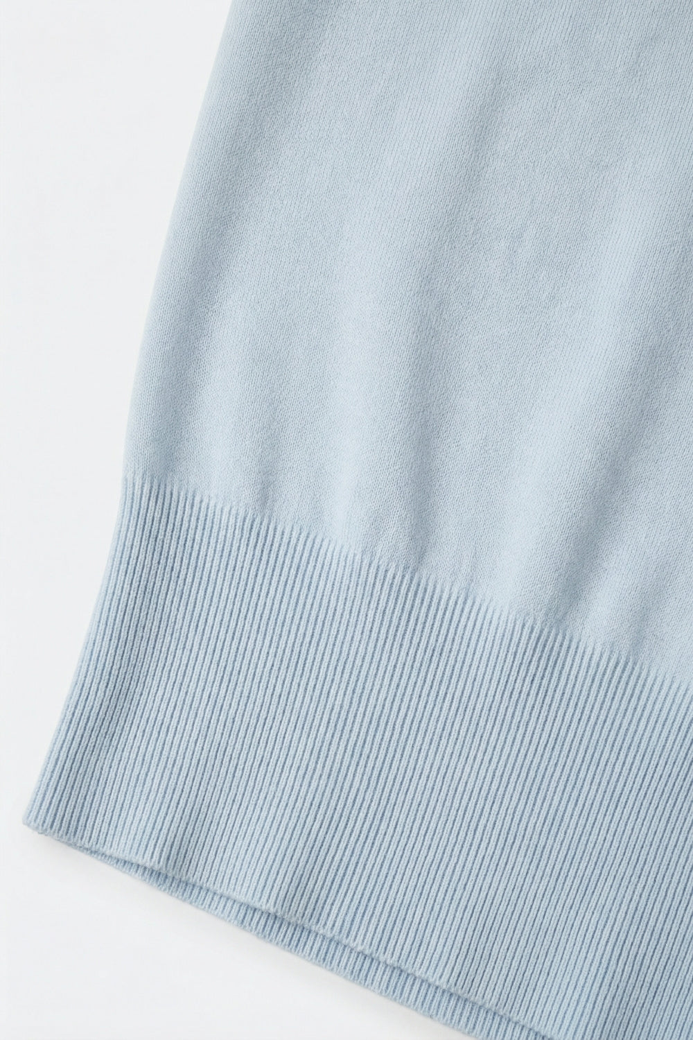 Maglione in maglia leggera con fascia in vita a coste larghe in azzurro