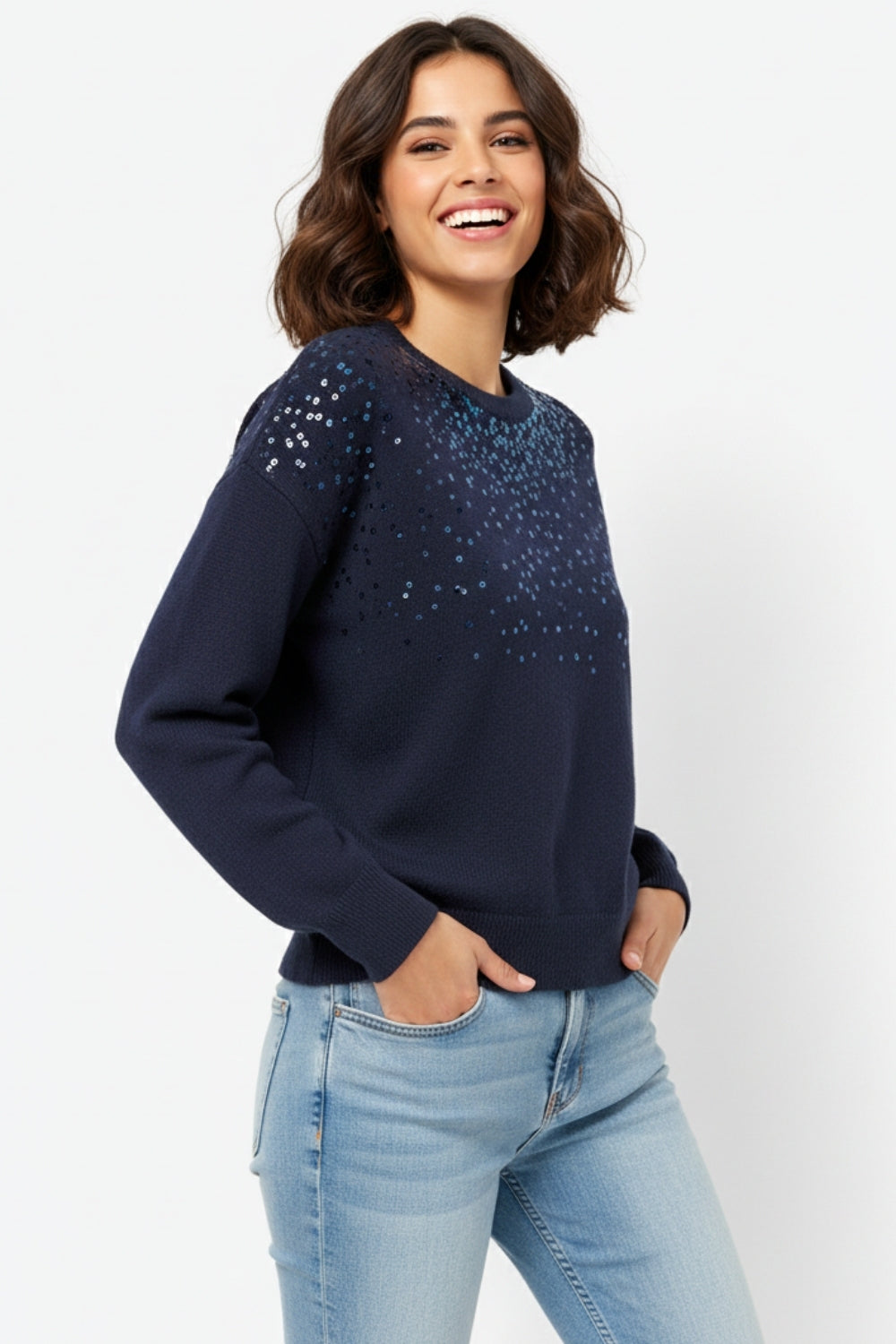 Maglione in maglia morbida color marina impreziosito da paillettes sul davanti