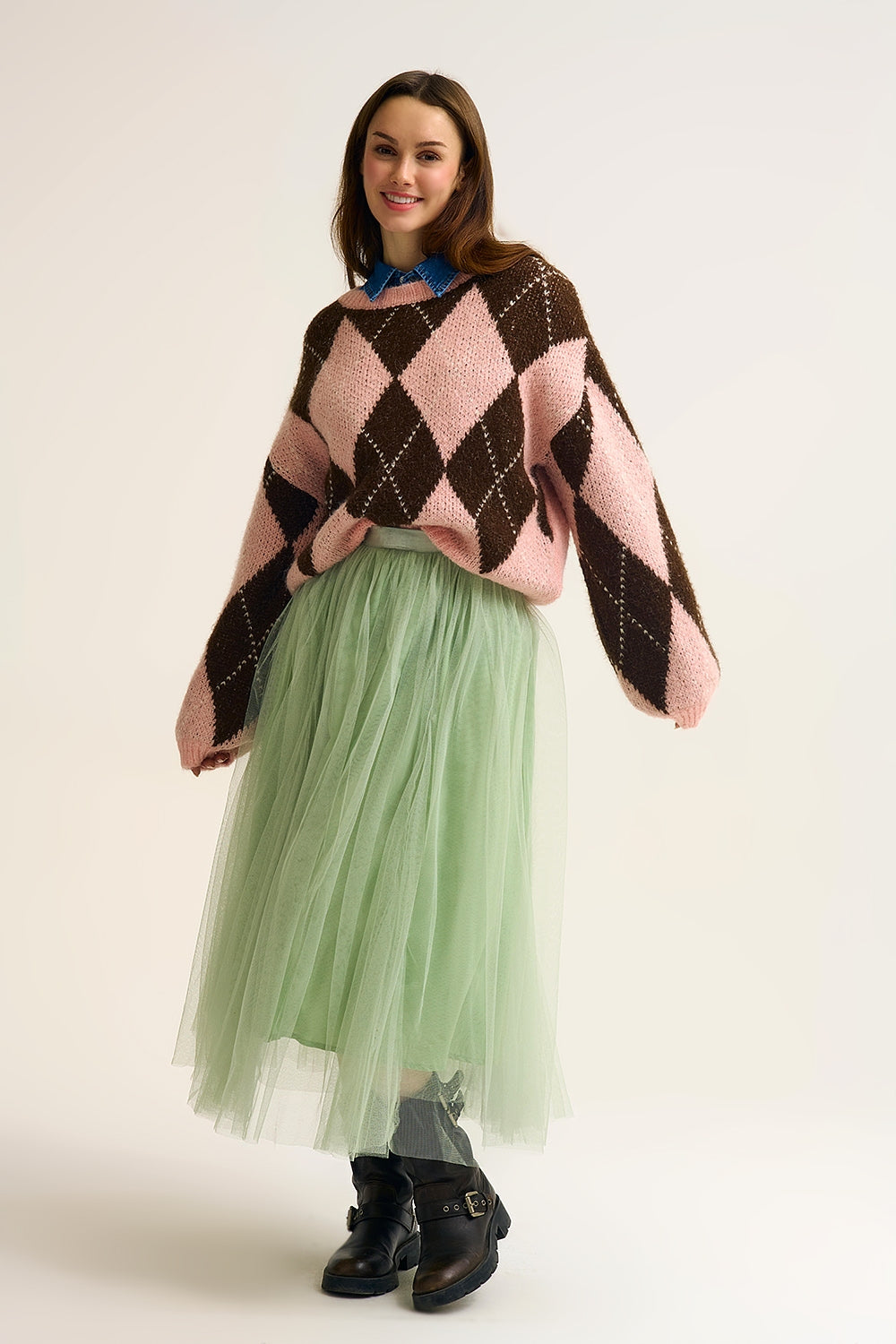 Maglione in maglia rombi rosa e marrone con maniche voluminose