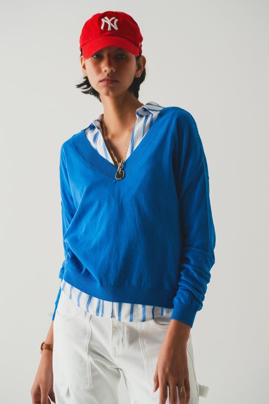 Q2 Maglione in maglia sottile blu con scollo a V