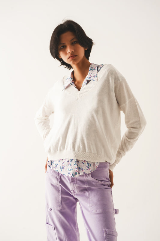 Q2 Maglione in maglia sottile panna con scollo a V