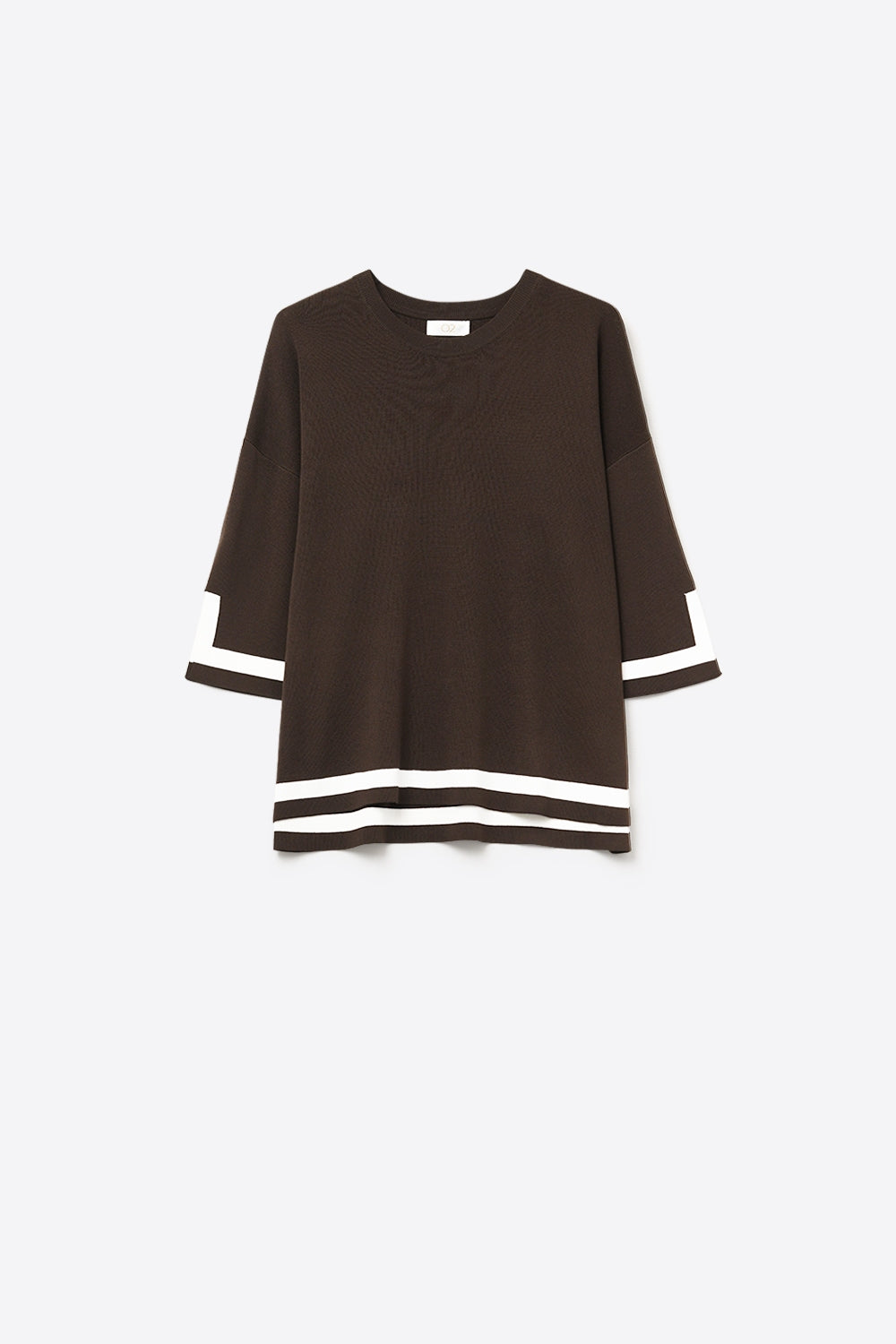 Q2 maglione marrone a maglia fine con dettaglio a righe bianche a contrasto e maniche a 3/4