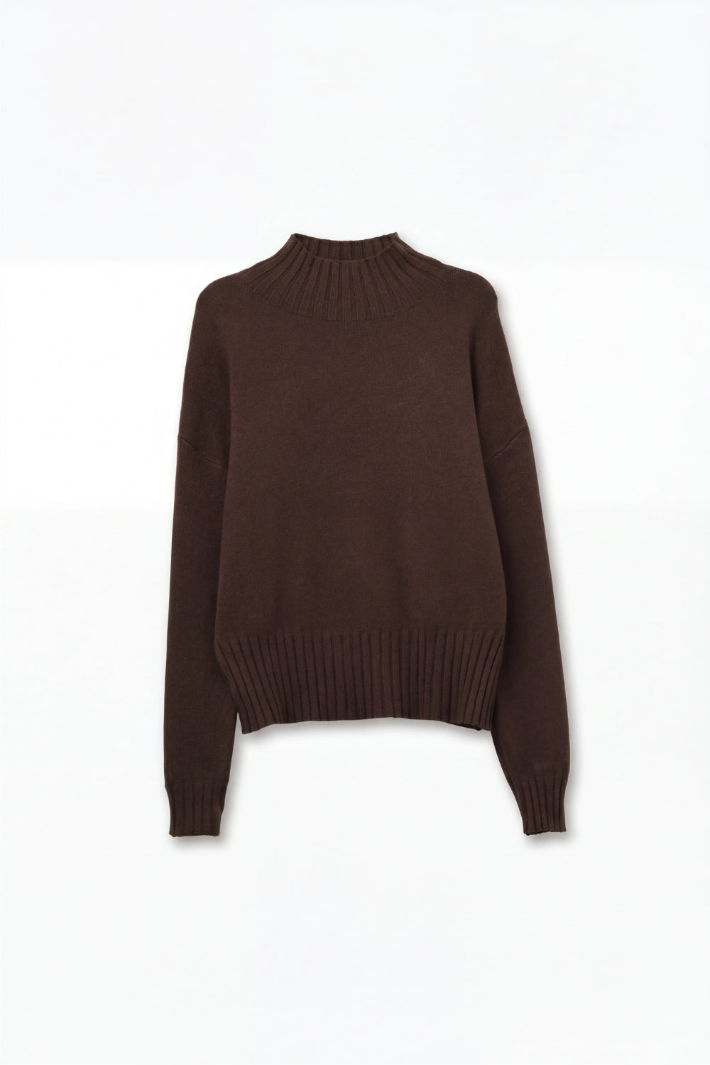 Q2 Maglione marrone in maglia morbida con polsini e collo a coste