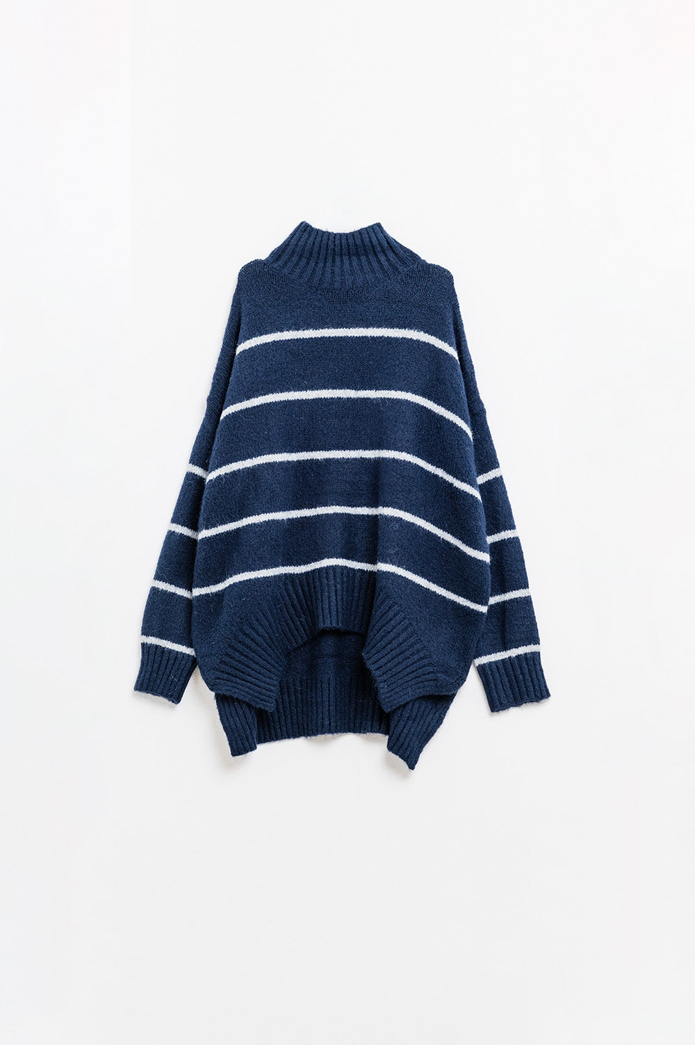 Q2 Maglione oversize a righe bianche in stile navy