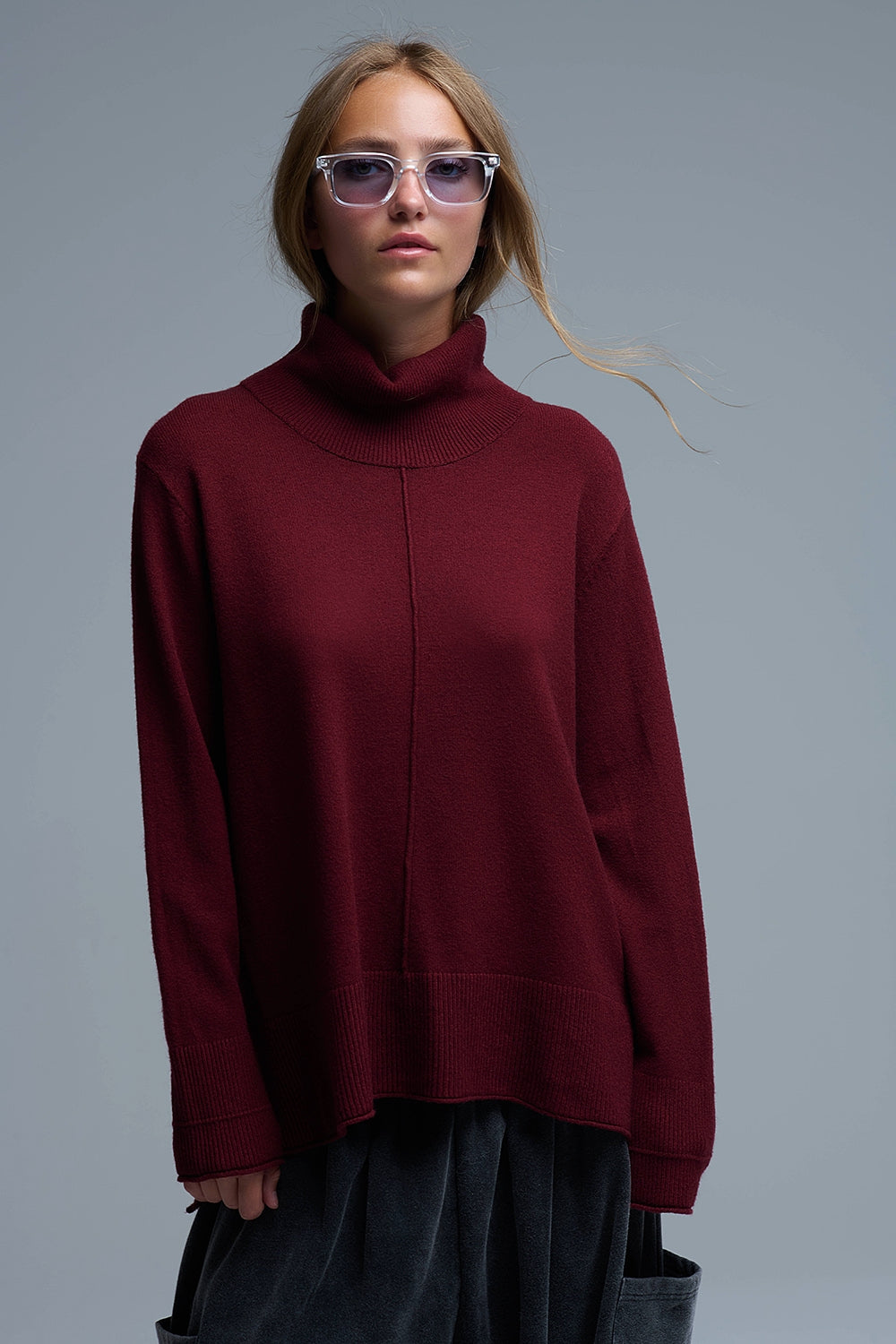 Maglione oversize con scollo a rotolo in borgogna