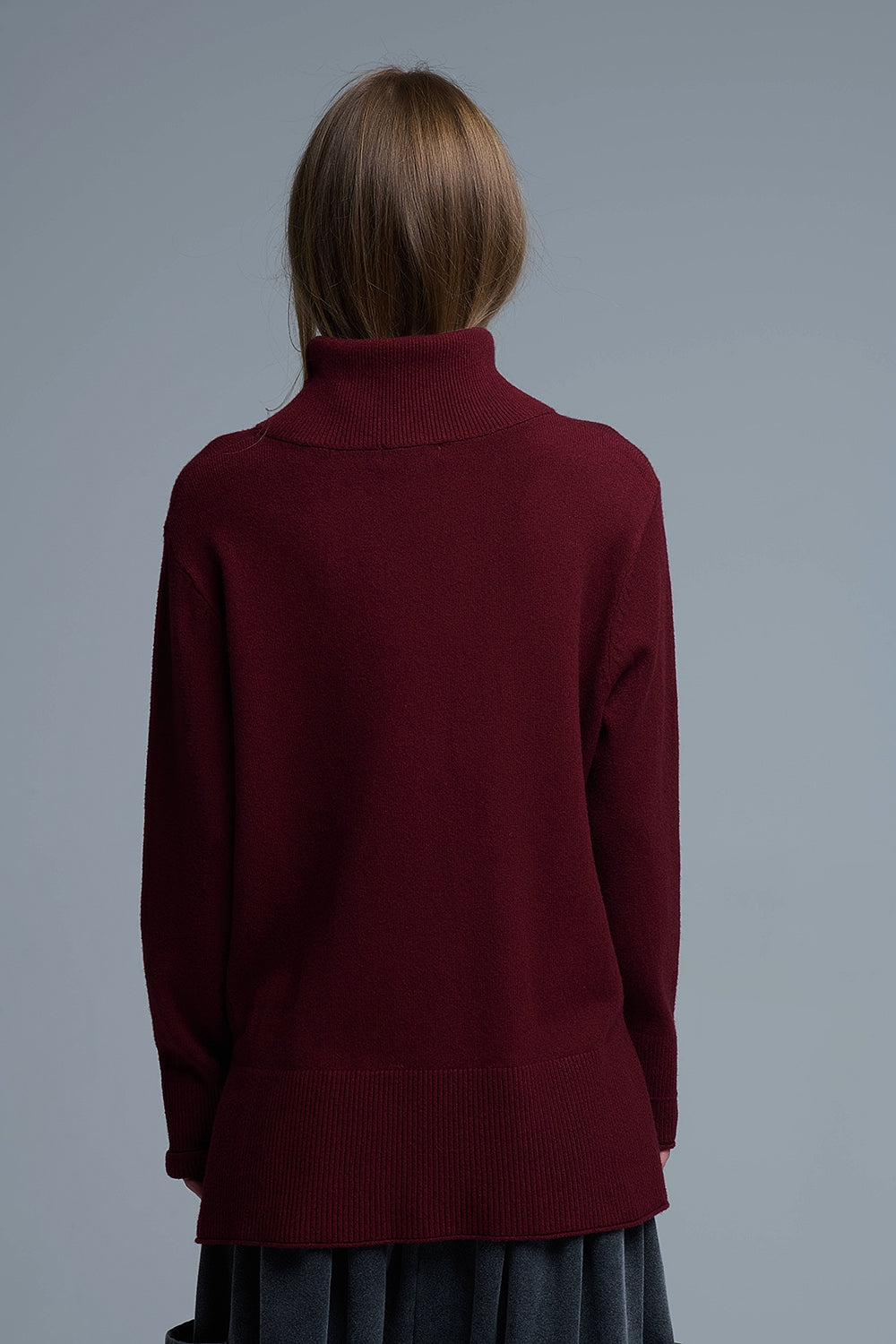 Maglione oversize con scollo a rotolo in borgogna