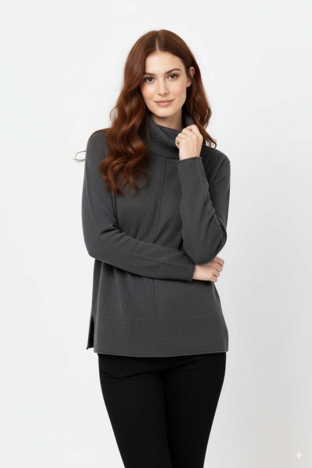 Maglione oversize con scollo a rotolo in nero