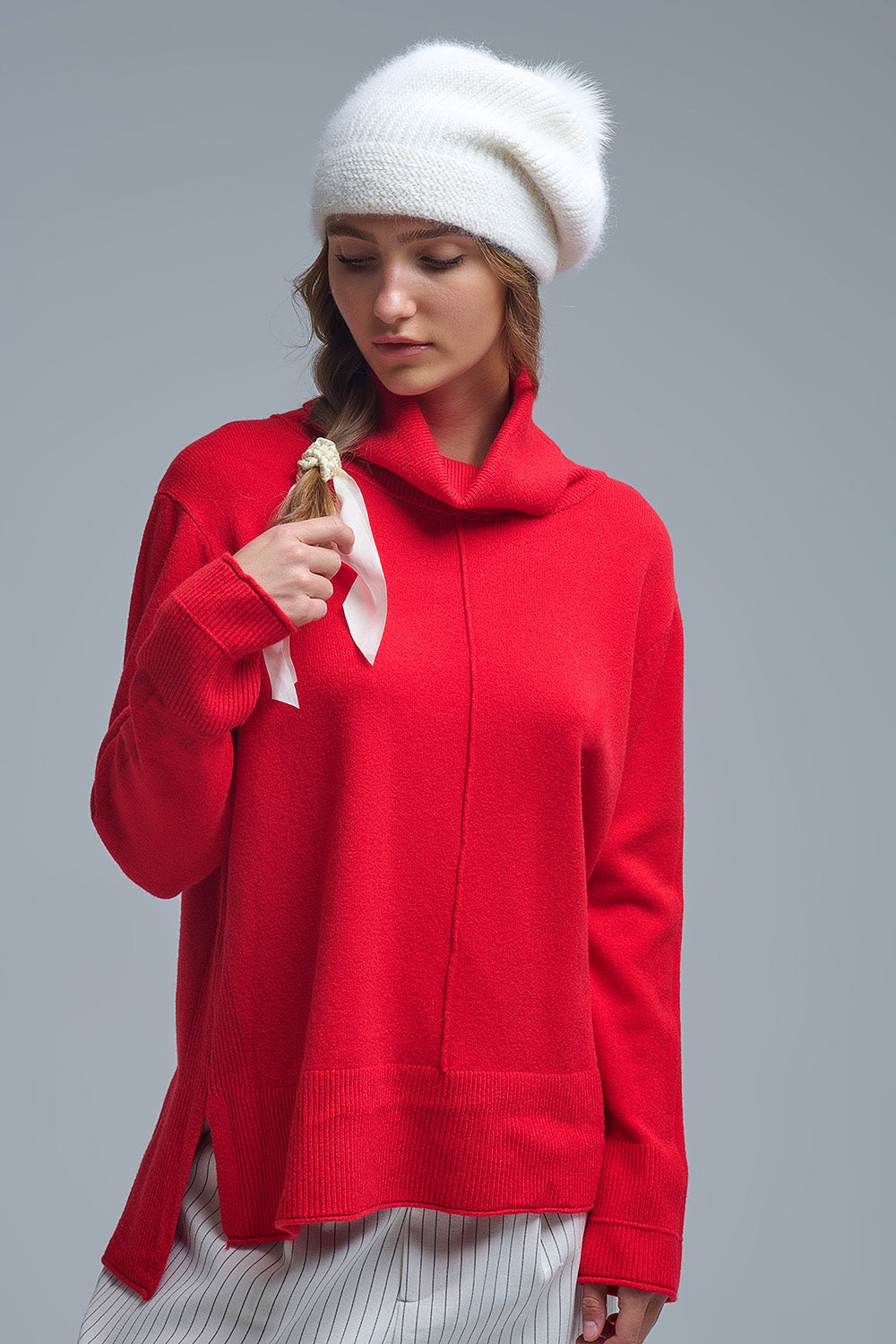 Maglione oversize con scollo a rotolo in rosso