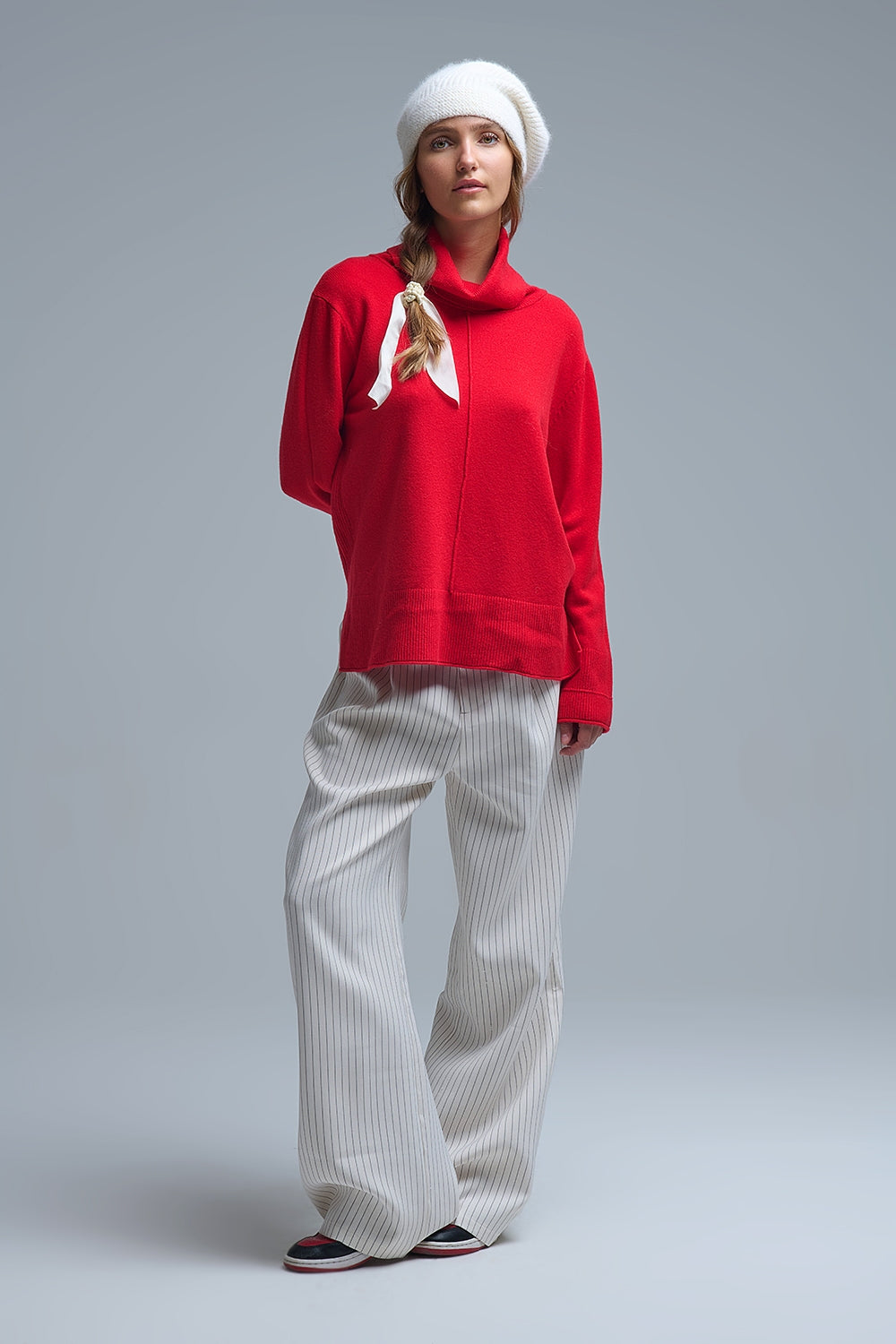 Maglione oversize con scollo a rotolo in rosso
