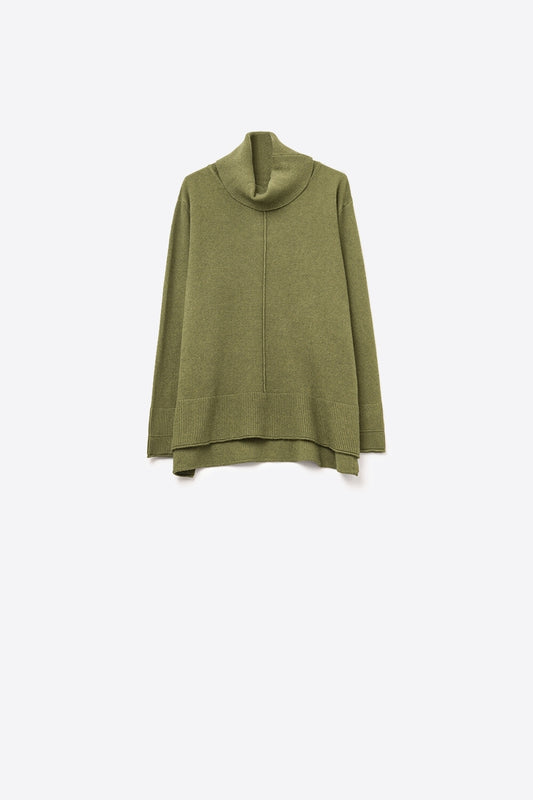 Q2 Maglione oversize con scollo a rotolo in verde militare