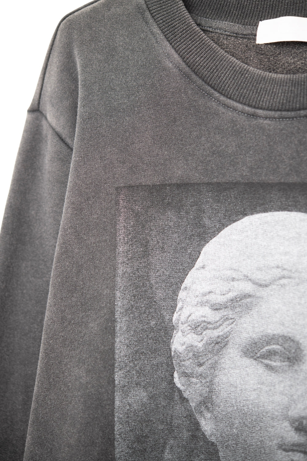 Maglione oversize grigio con stampa di statue invecchiate