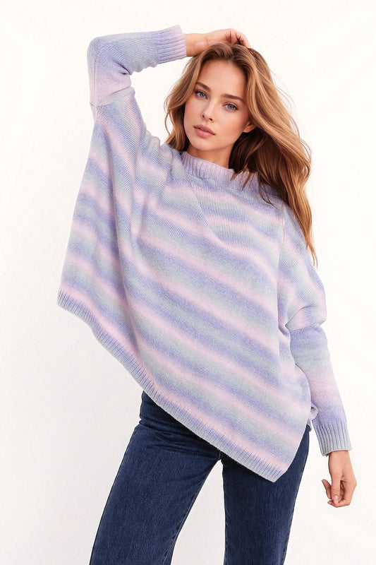 Q2 Maglione oversize multicolor nelle sfumature del viola a collo alto con spacchi laterali