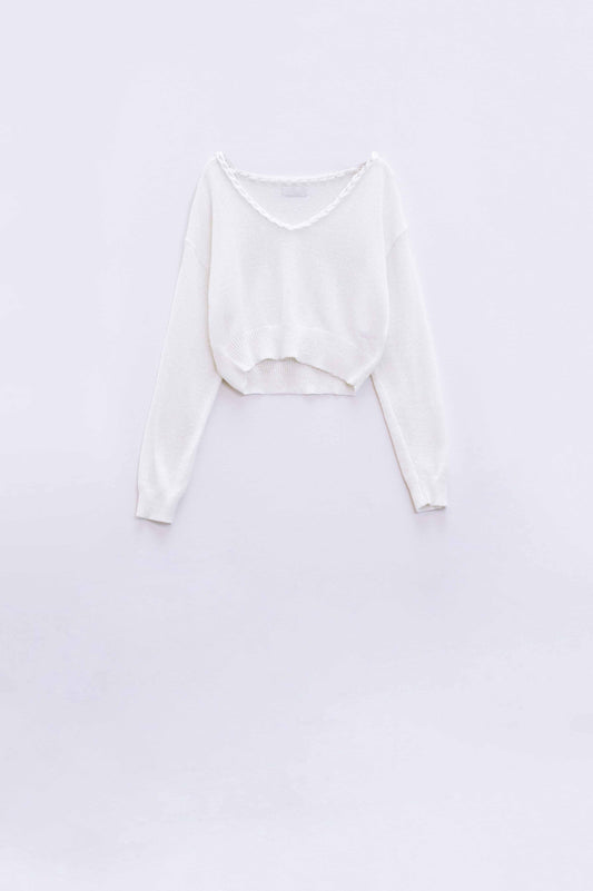 Q2 Maglione panna con ampio scollo a V e dettaglio a treccia