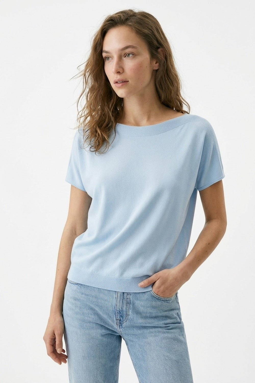 Maglione rilassato blu baby con scollo a barca e maniche scese