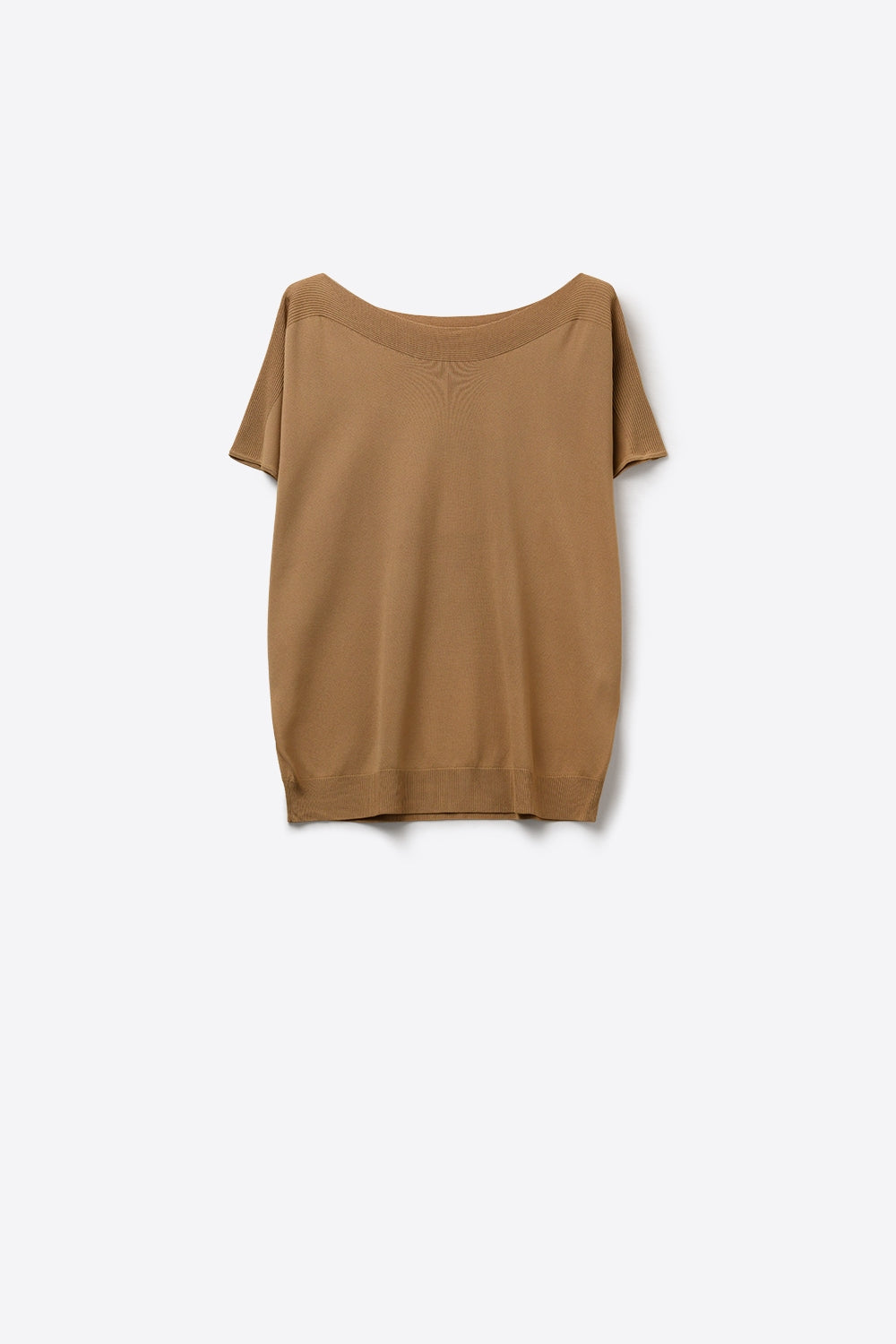 Q2 Maglione rilassato con scollo a barchetta color cammello e maniche scese