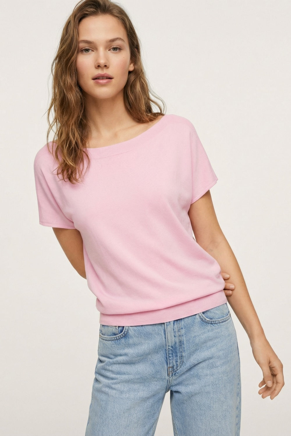 Maglione rilassato con scollo a barchetta rosa baby e maniche scese