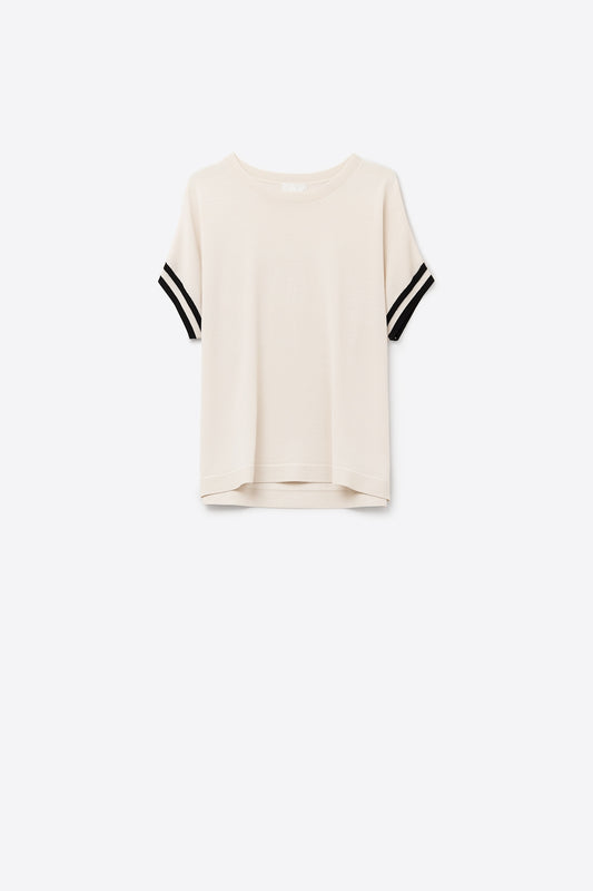 Q2 Maglione rilassato in beige con dettagli a contrasto nero