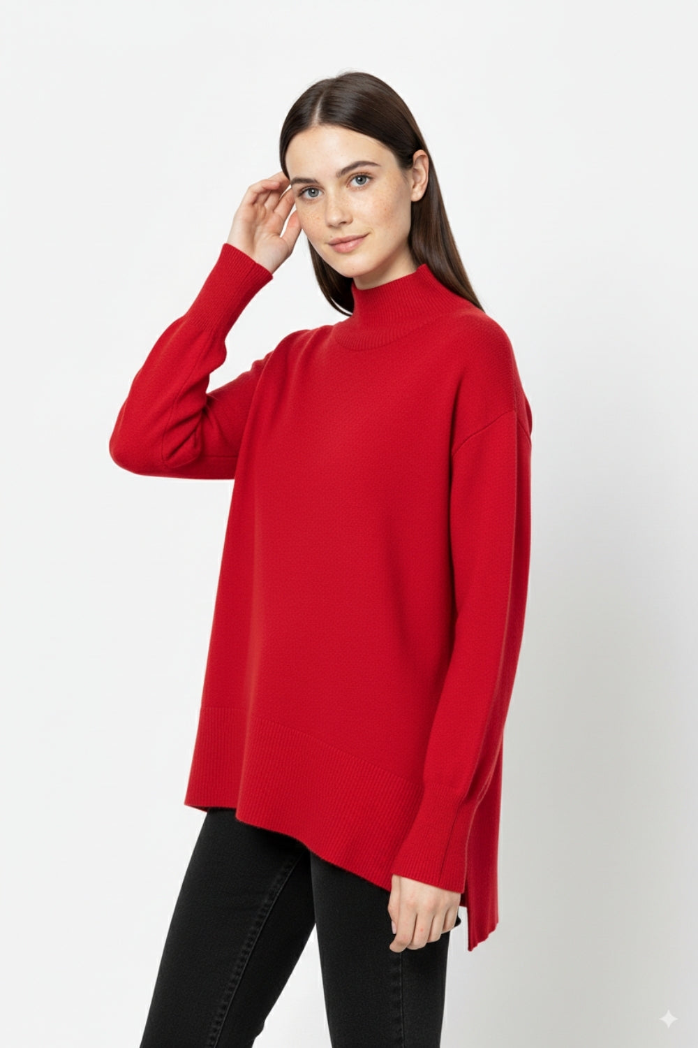Maglione rosso con dettaglio aperto sulla schiena