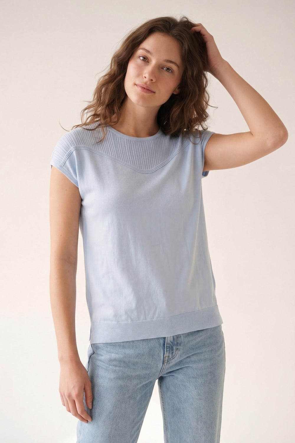 maglione senza maniche in maglia leggera con vestibilità rilassata in azzurro
