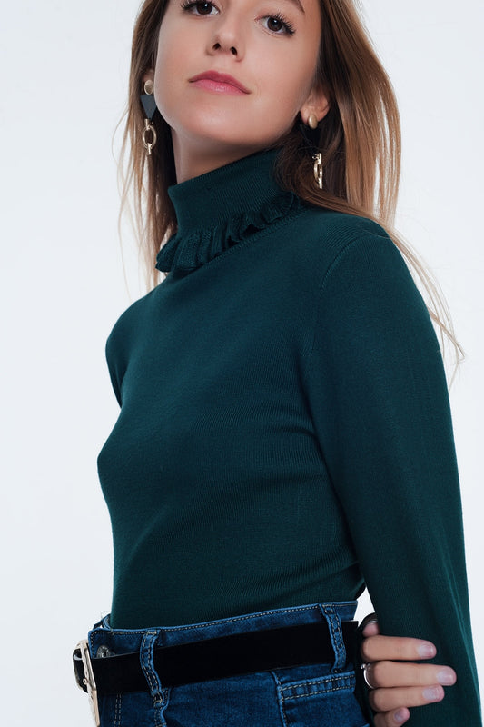 Q2 Maglione slim verde a coste con volant sul collo