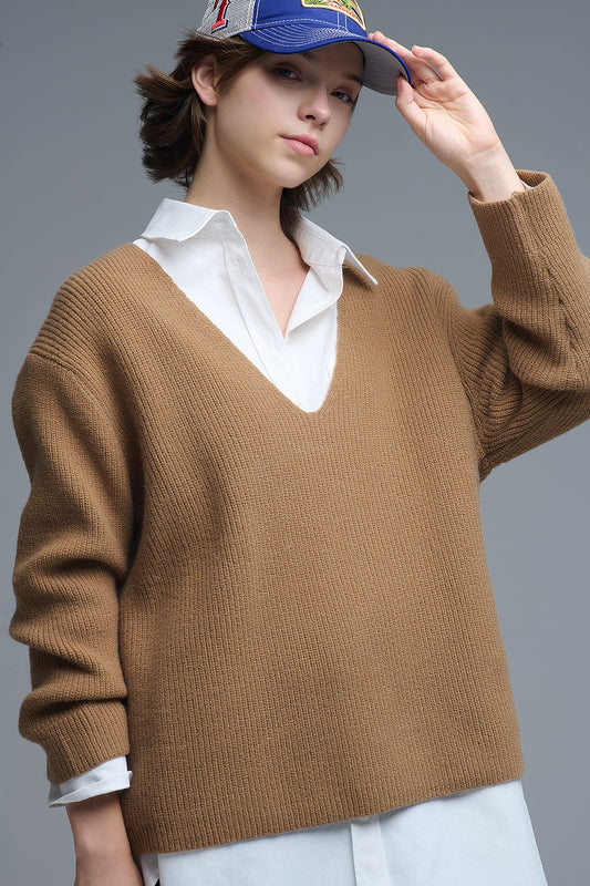 Q2 Maglione sottile super oversize con scollo a V in cammello