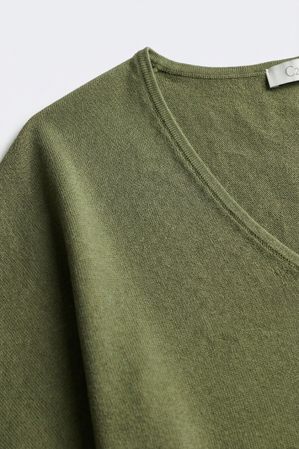 Maglione verde oliva a maglia rilassata con scollo a V