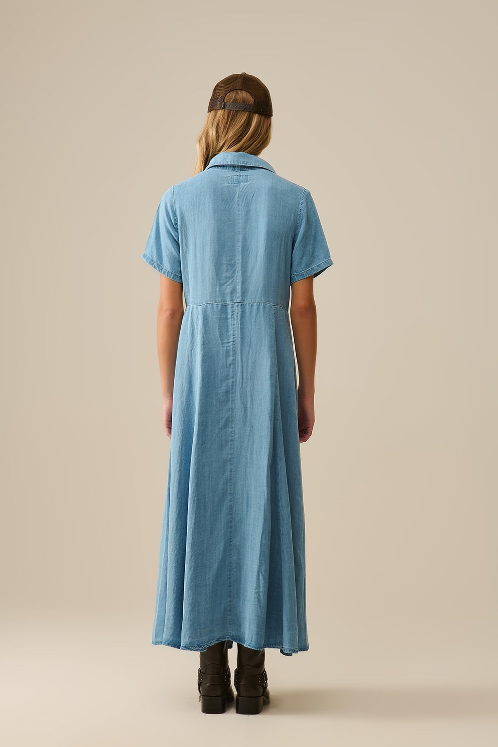 Maxi abito azzurro con bottoni in tessuto Tencel