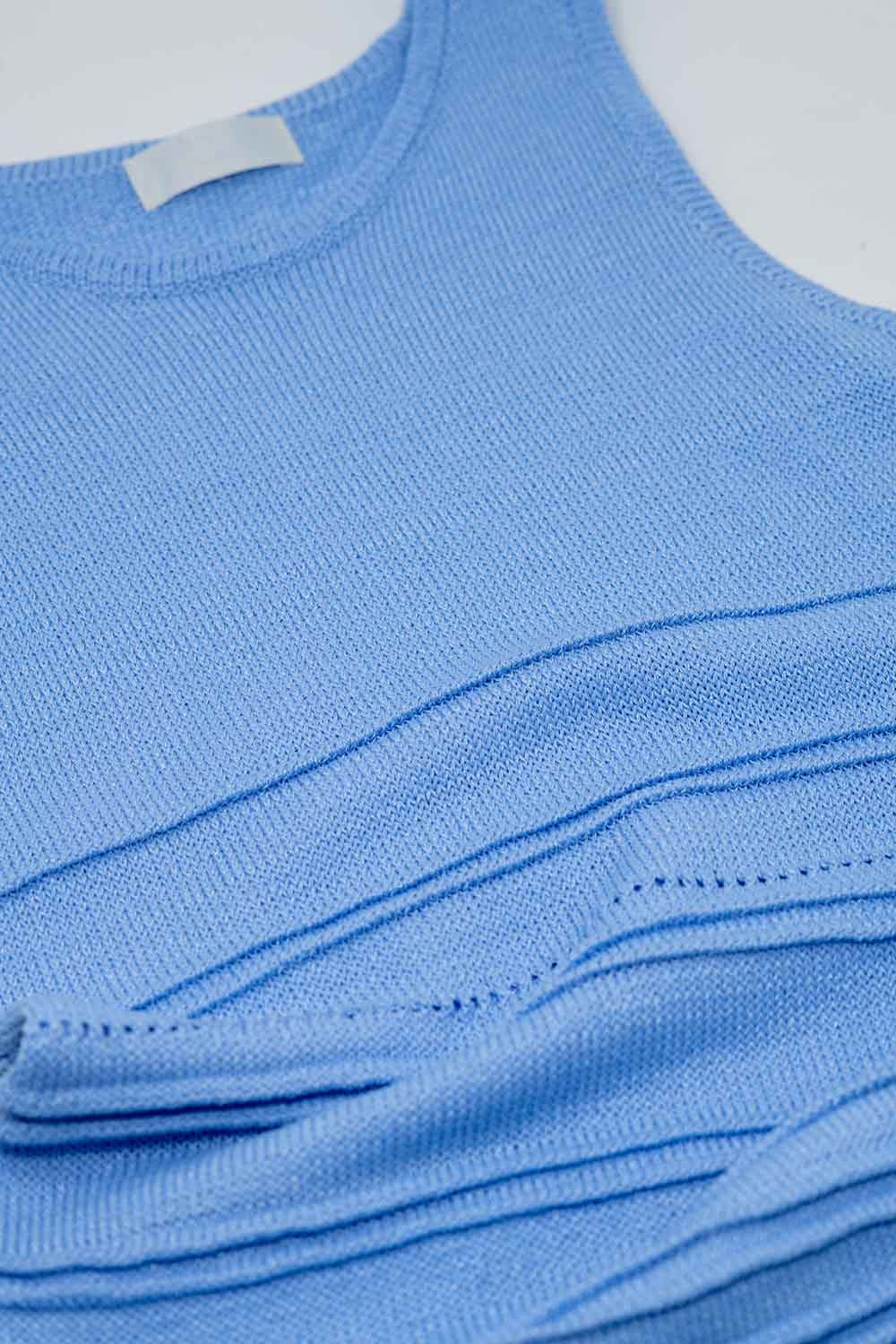 Maxi abito blu in maglia senza maniche all'uncinetto