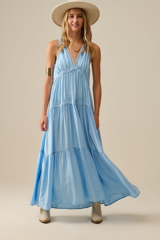 Q2 Maxi abito fluido con inserti in pizzo in blu chiaro
