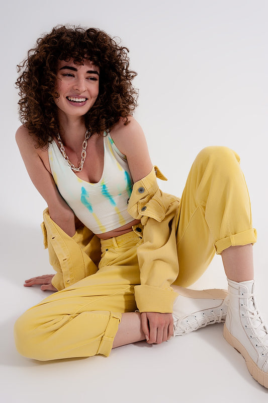 Q2 Mom jeans a vita alta con pieghe sul davanti in giallo