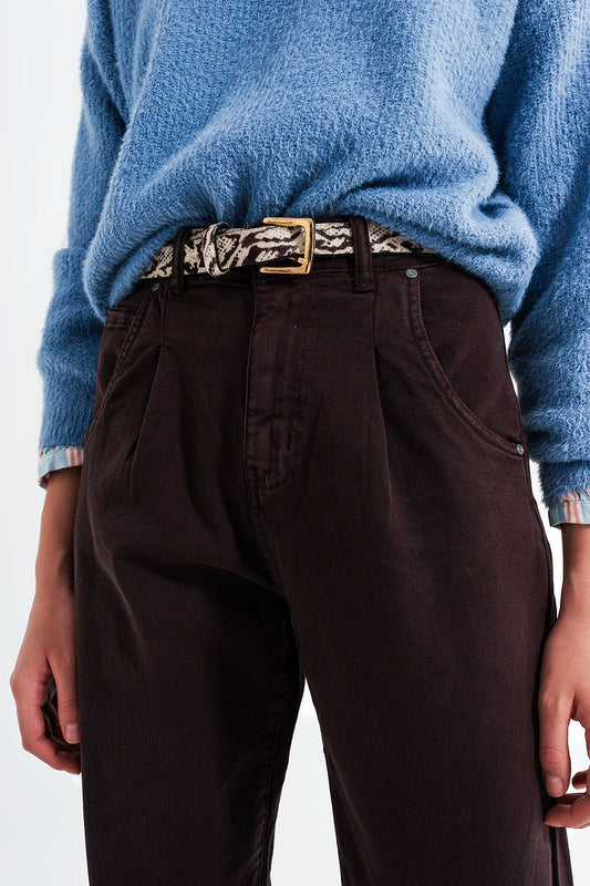 Q2 Mom jeans a vita alta con pieghe sul davanti in marrone