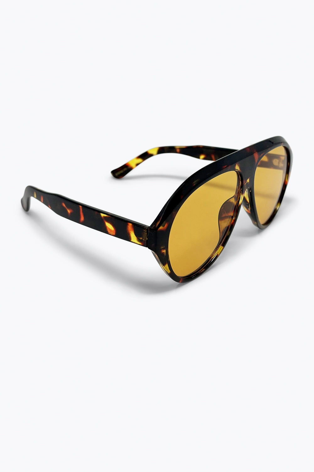 Occhiali da sole aviator marrone tartaruga con lenti ambrate