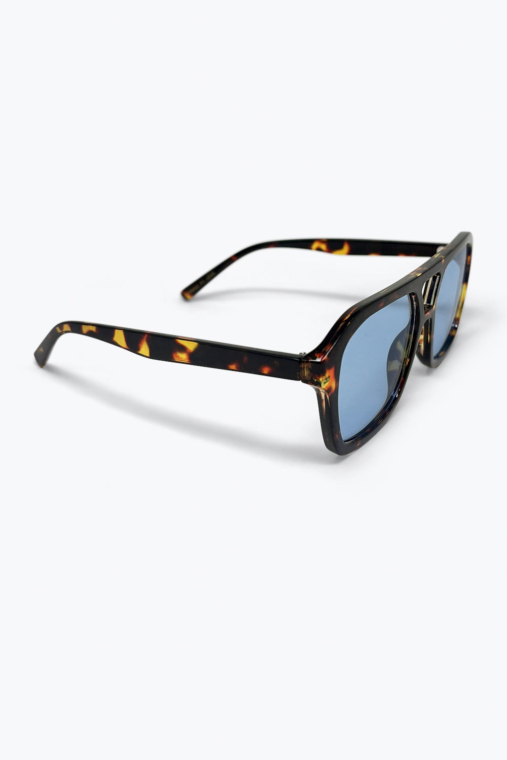 Occhiali da sole aviator marrone tartaruga con lenti blu