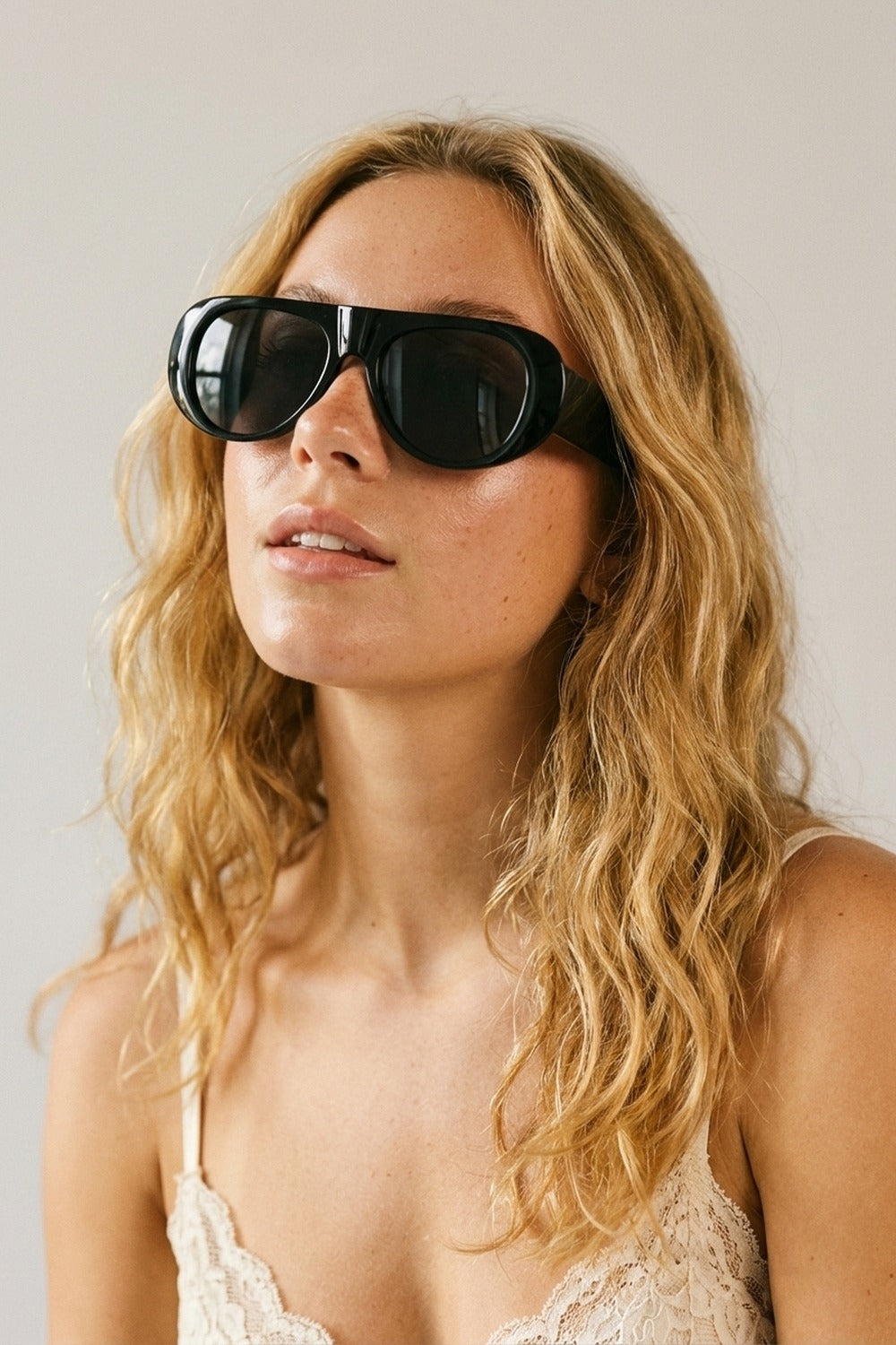 Occhiali da sole aviator oversize neri con lenti scure