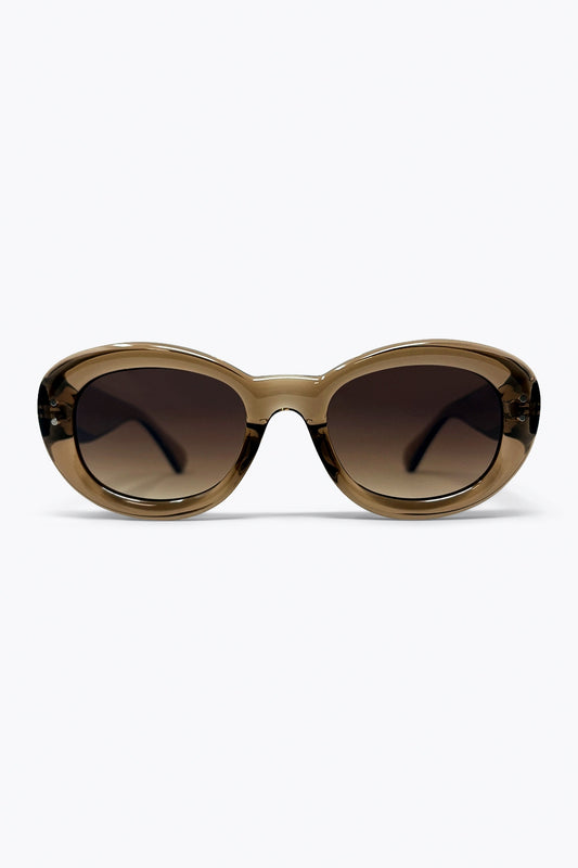 Q2 Occhiali da sole con lenti sfumate in acetato traslucido con montatura ovale marrone
